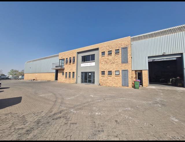 1,350M² WAREHOUSE TO LET IN JET PARK